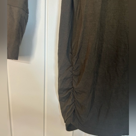 Zenana Top- Dark Olive Green. Size 2X.
Minimalist. Basic. Layering. All … - Picture 2 of 9